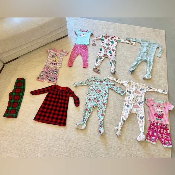 Lot of girls 2T pajamas bundle - 13 pieces - Picture 2 of 9